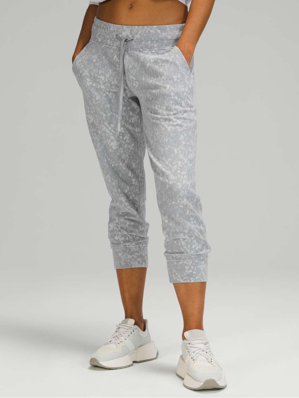 Lululemon ready to rulu Women's Light Gray Cropped Jogger Pants